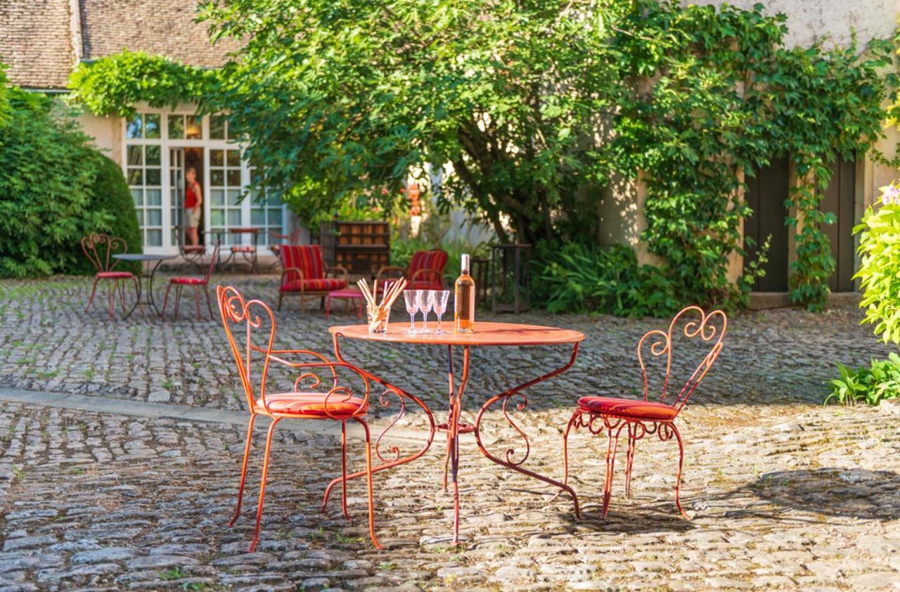 Maison Le Village - Maison D'Hotes モンタニ＝レ＝ボーヌ エクステリア 写真